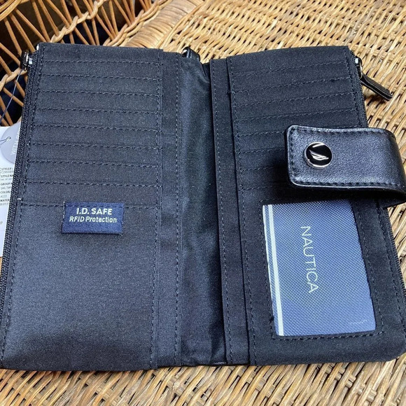 Nautica "Sail Twice" Black Wristlet Wallet RFID Protection, New with‎ Tags - Picture 3 of 9